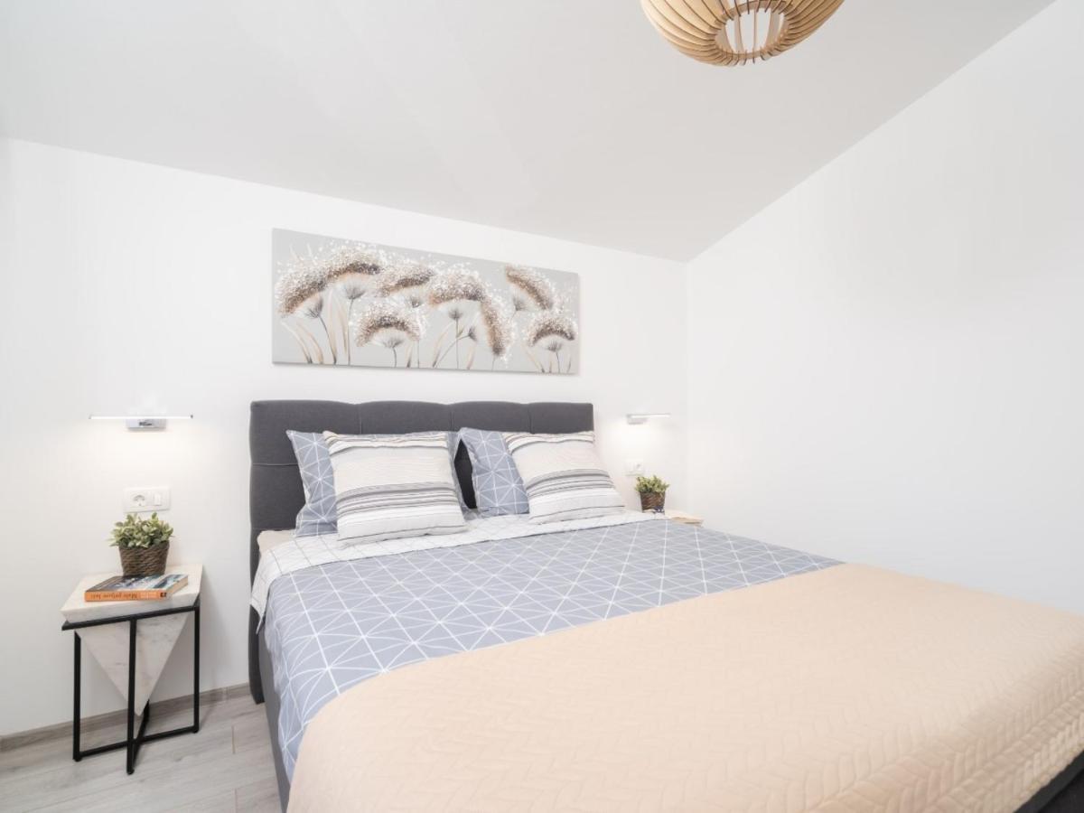 Apartment Gaia ลาบิน ภายนอก รูปภาพ
