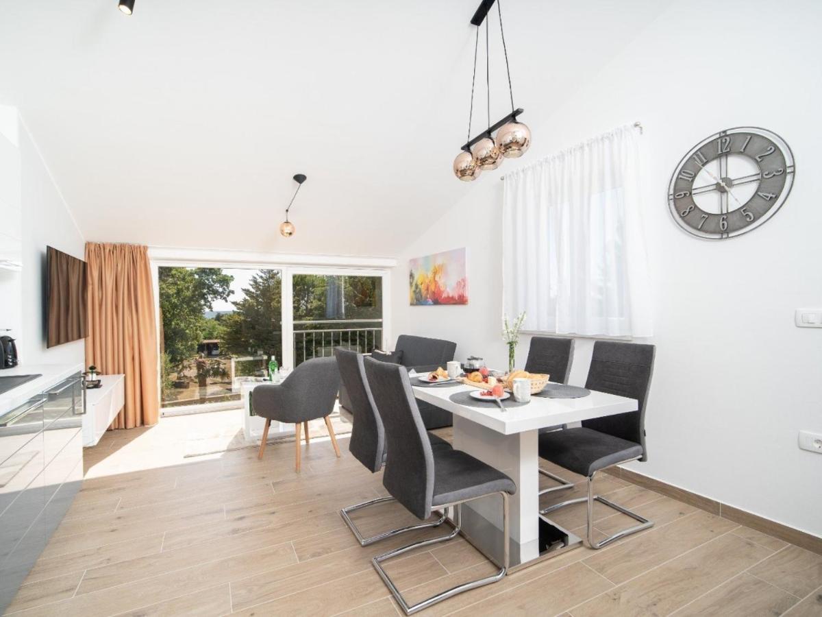 Apartment Gaia ลาบิน ภายนอก รูปภาพ